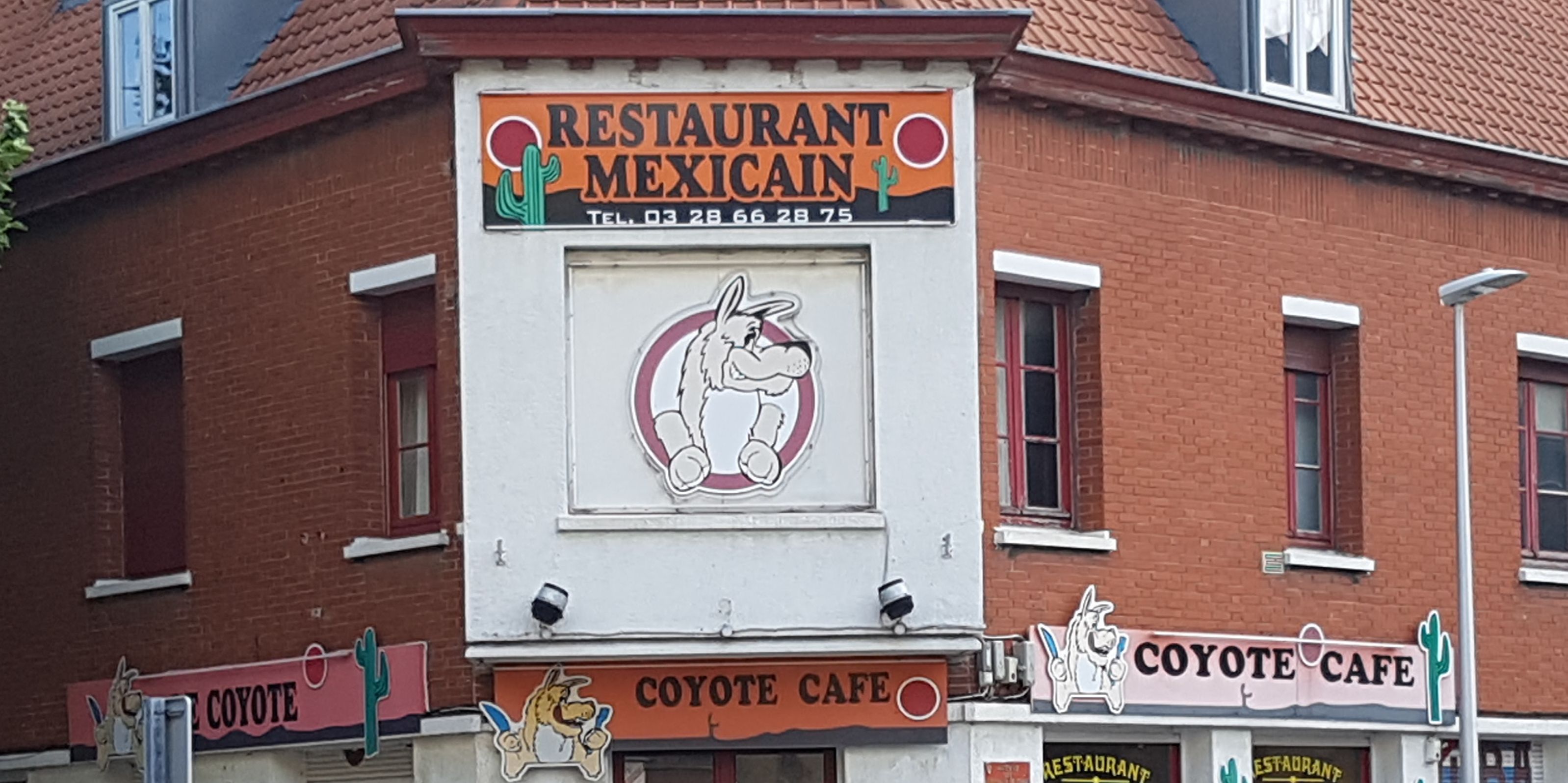 Le Coyote Café