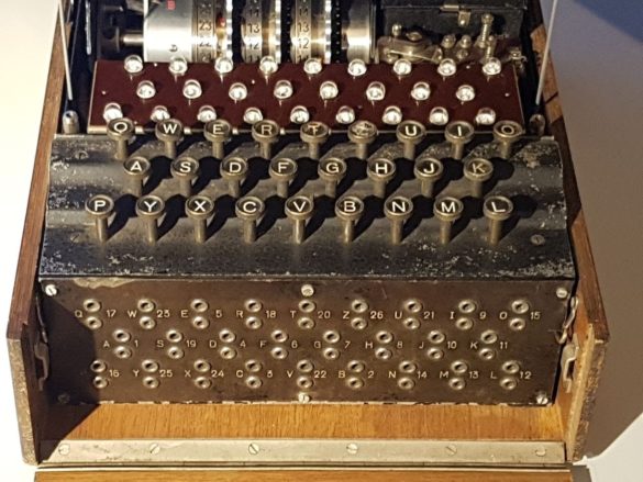 Enigma bas